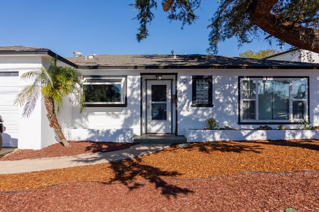 Building Photo - 5121 Tipton St