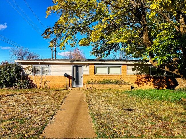 Photo - Charming Two Bed One Bath Near Texas Tech