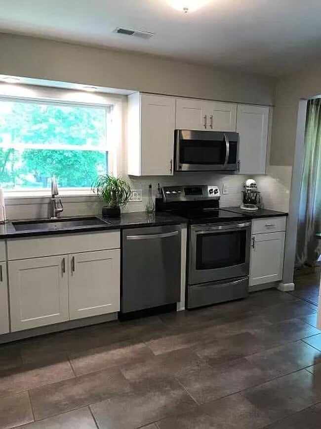 Photo - Charming 3-Bedroom Westlake Retreat with Prime Location and Serene Backyard Oasis