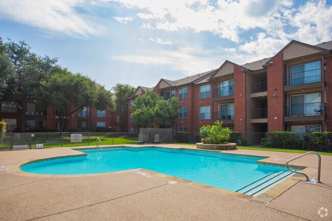 Building Photo - Fountains of Rosemeade Rental
