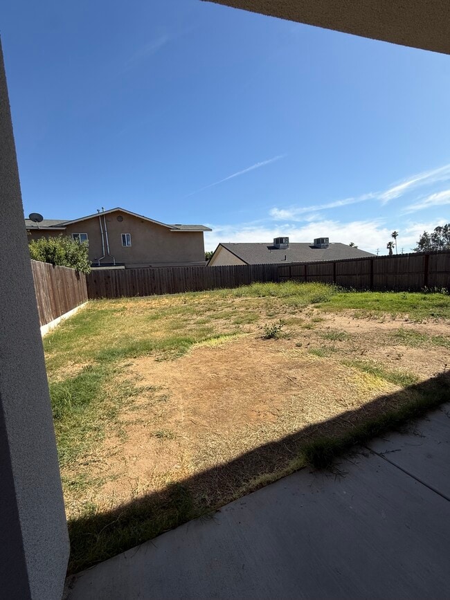Photo - 1084 Adell St