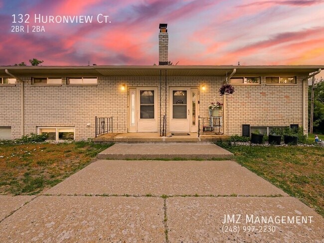 Building Photo - 132 Huronview Ct