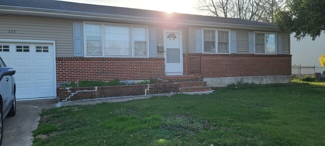 Photo - 328 Bradley Rd