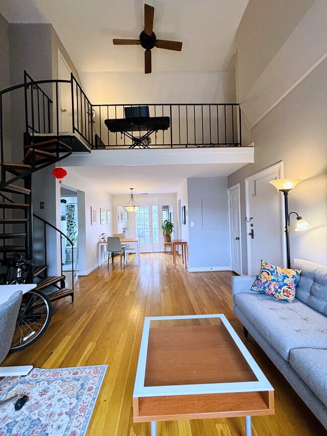 4811 30th St S Unidad Fully Furnished Arlington 2 month Sublet
