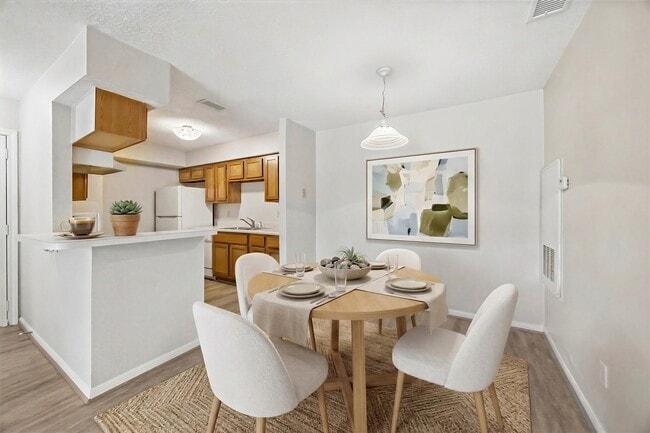 Photo - 12755 Mill Ridge Dr Unidad 306