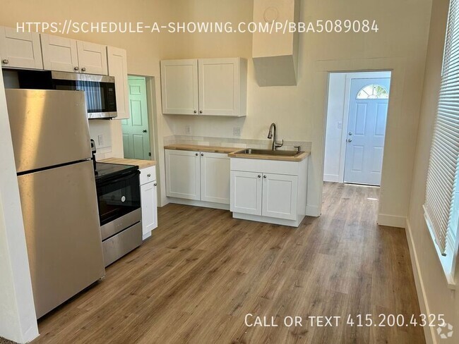 Building Photo - Pet Friendly 3 Bedroom in Salinas Rental