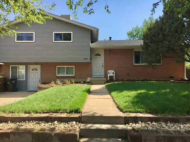 Photo - Spacious Martin Acres 5 bedroom Home Available 8/1/2026