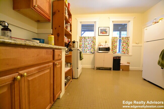 Photo - 1719 Commonwealth Ave