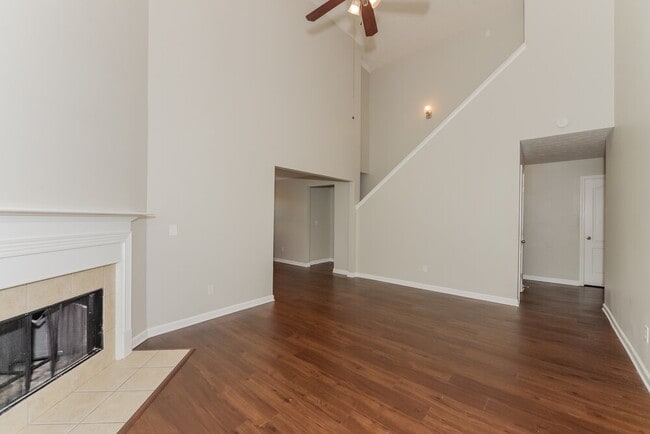 Photo - 2809 Windcrest Tr