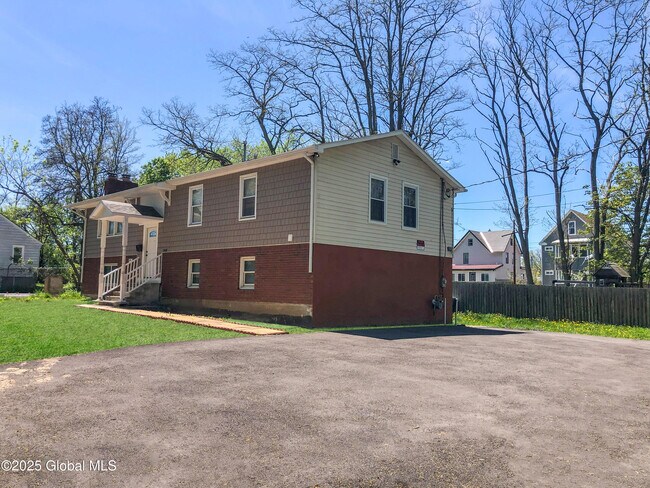 Photo - 2441 Avenue A