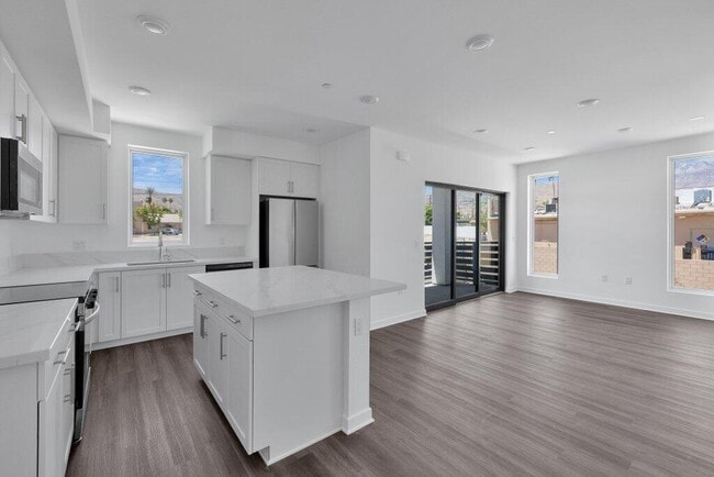 Building Photo - 68550 Grove St Unit 104