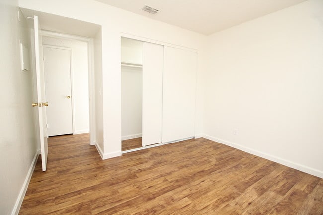 Photo - Stonegate Apartments