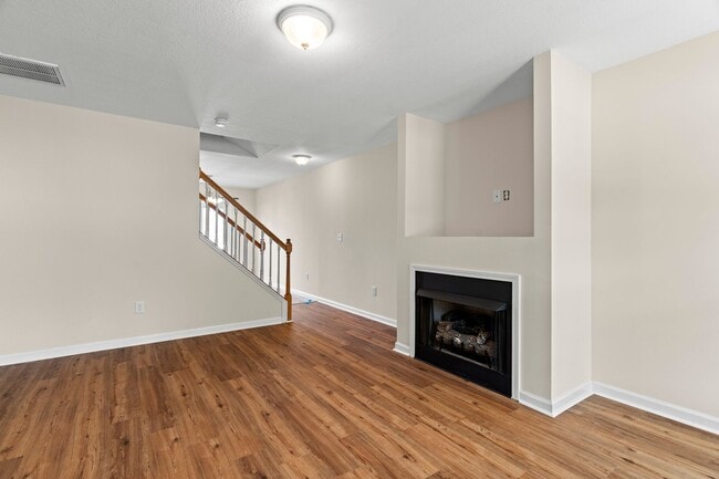 Photo - Great Townhouse - Convenient Arden Location