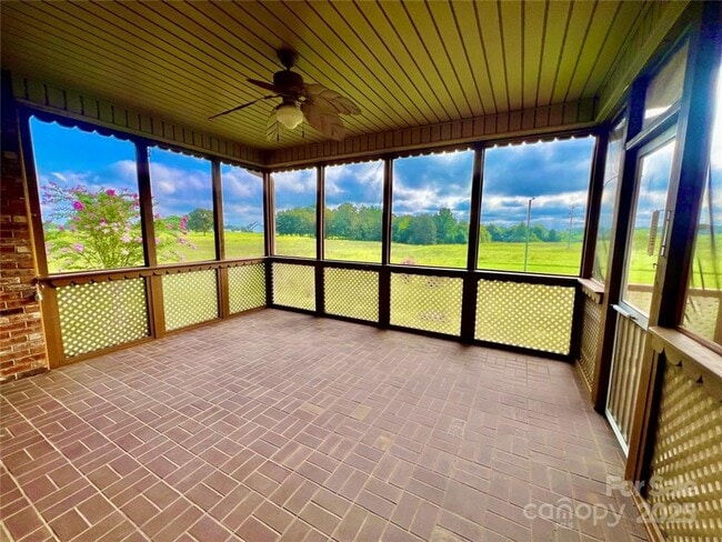 Photo - Gorgeous 3 Bed/2 Bath Home for Rent