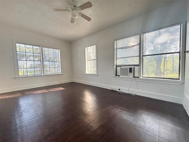 Building Photo - 3312 Oak Springs Dr Unit A Rental