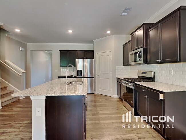 Photo - 4827 Golden Finch Ln