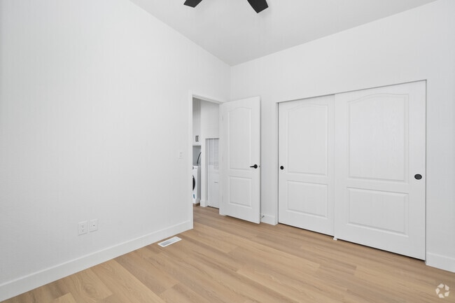 1BR, 1BA - 510SF - Bedroom