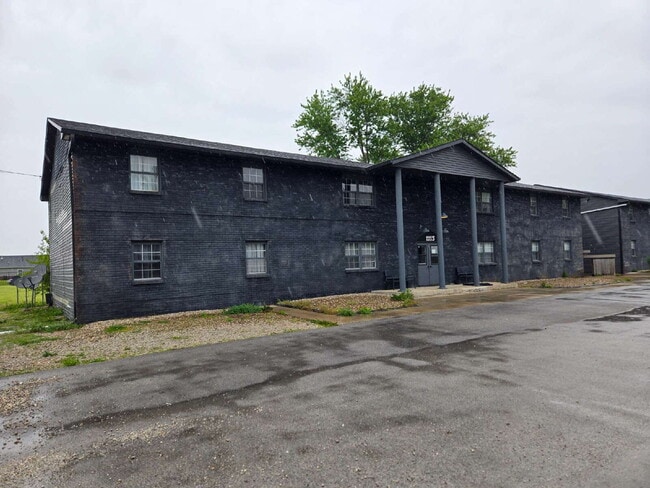 Photo - Easy Like Sunday Morning — Comfortable 2 Bed Apartment in Pawnee Unit Apt 16
