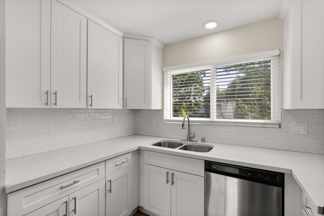 Photo - Monticello Apartments