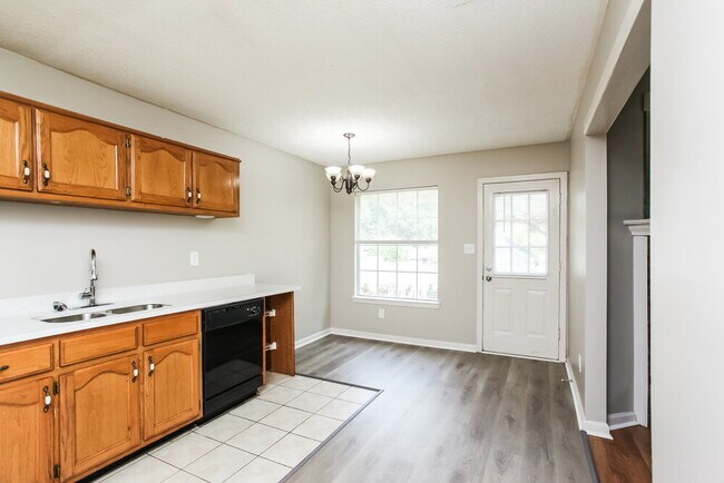 Photo - 4089 Gouverneur St