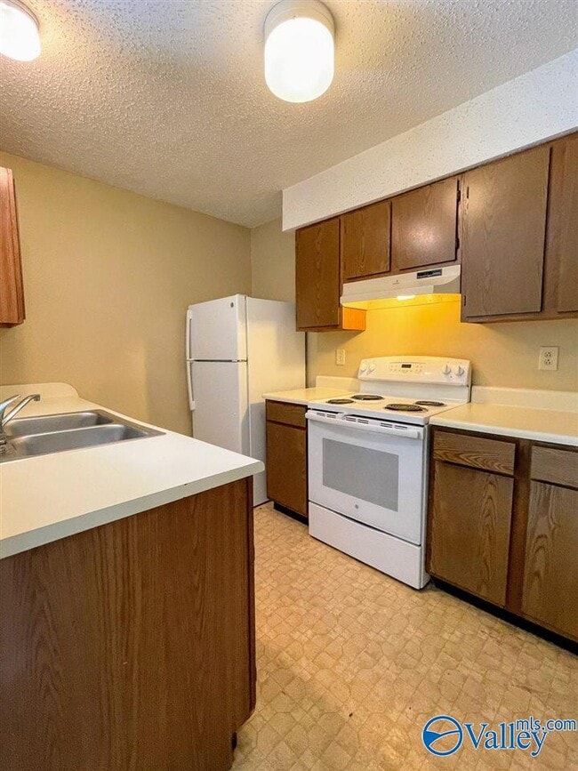 Photo - 111 Westscott Dr