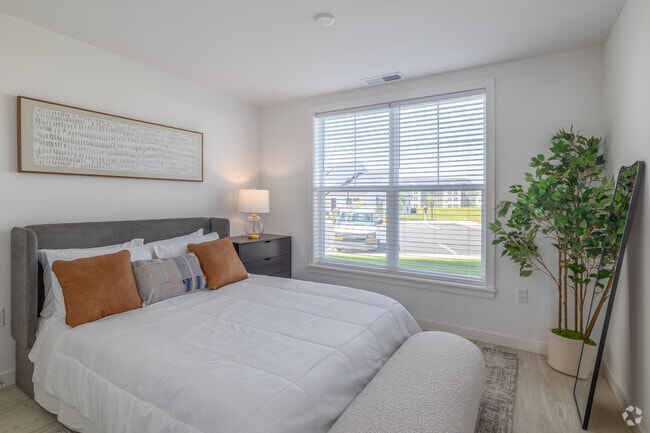 2BR, 2BA - 1,027SF - Second Bedroom
