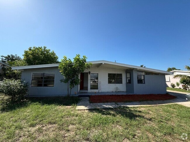 Building Photo - 120 NE 3rd St Rental