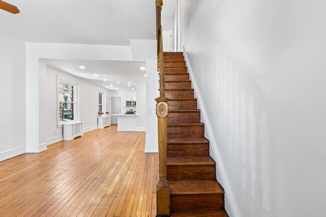 Photo - 2428 Poplar St