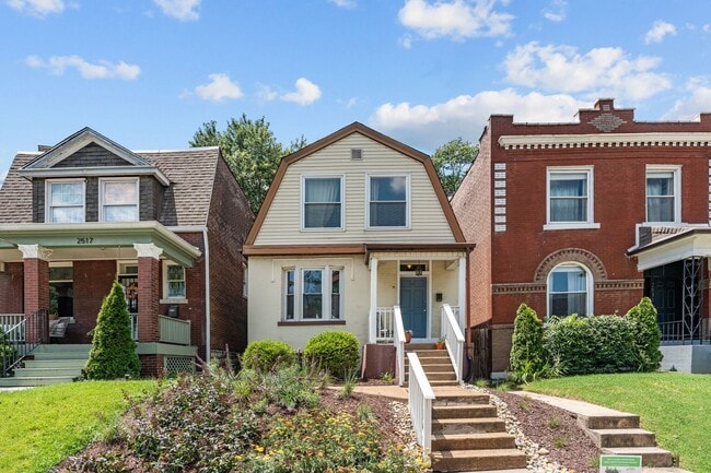 Building Photo - Tower Grove East Charmer, 2BD/1BA with Original Character