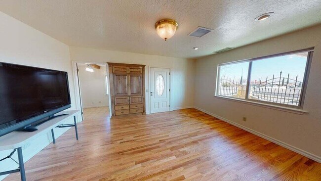 Photo - 3830 Thomason Ave