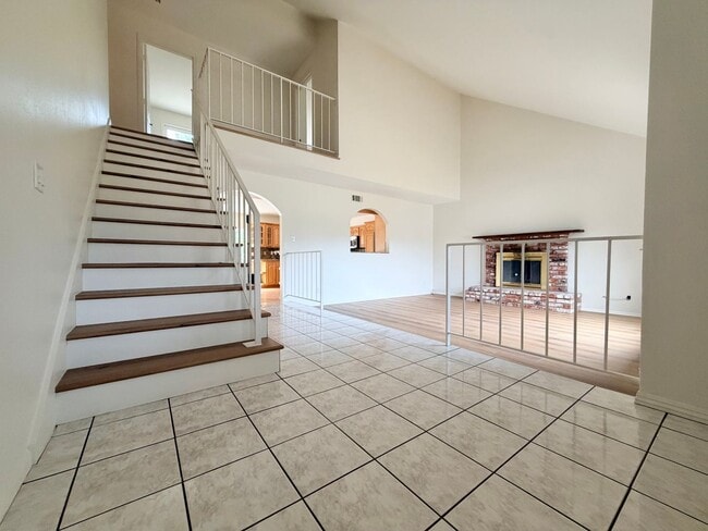 Building Photo - 412 Trent Ln
