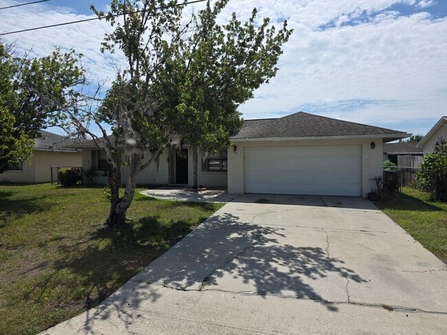 Photo - 310 Colonade Ct