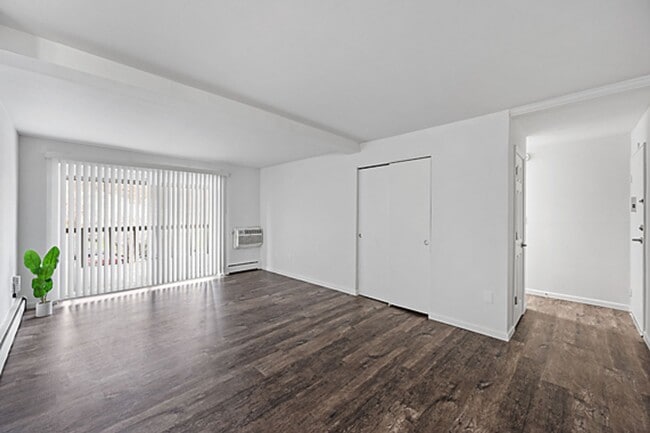 Photo - Congress Run Apartments