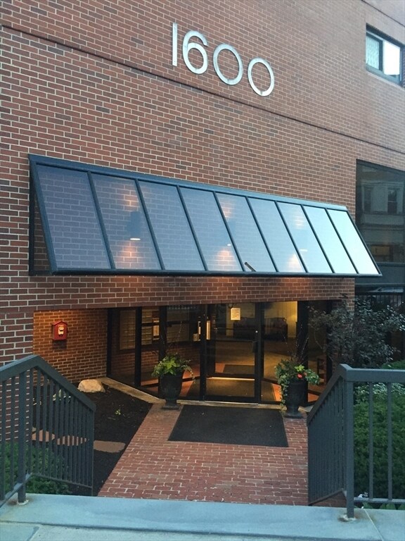 Building Photo - 1600 Massachusetts Ave Unit 606