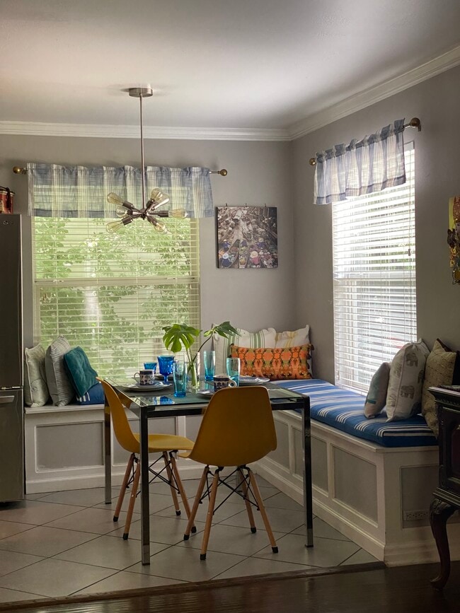 Building Photo - 1804 Holly St