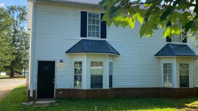 Photo - 129 Westchester Cir