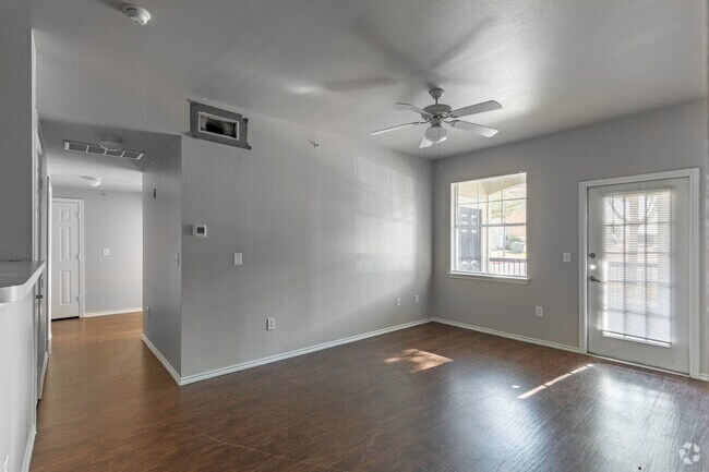 3BR, 2BA - 1100 SF - Rosemont at Laredo Vista- Income Restricted