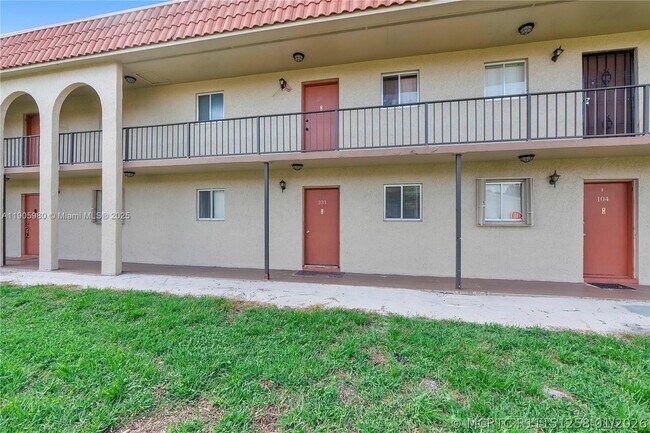 6066 Forest Hill Blvd Unidad 202
