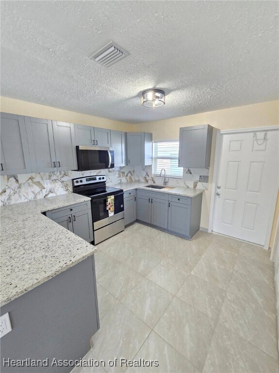 Photo - 613 Memorial Dr