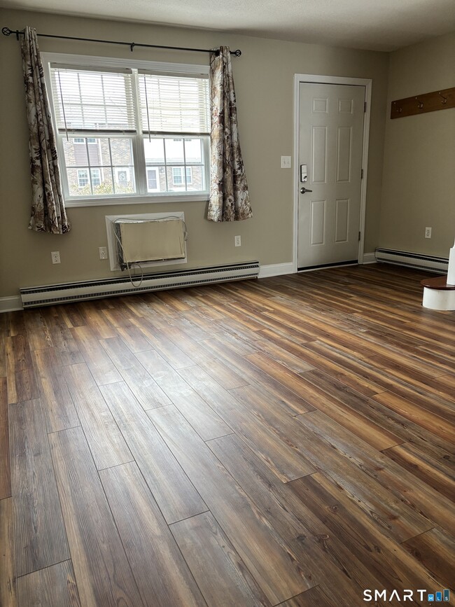 Photo - 100-112 N Turnpike Rd Unit D