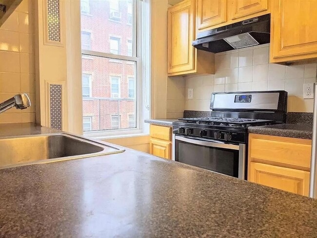 Photo - 7812 Hudson Ave Unidad C3