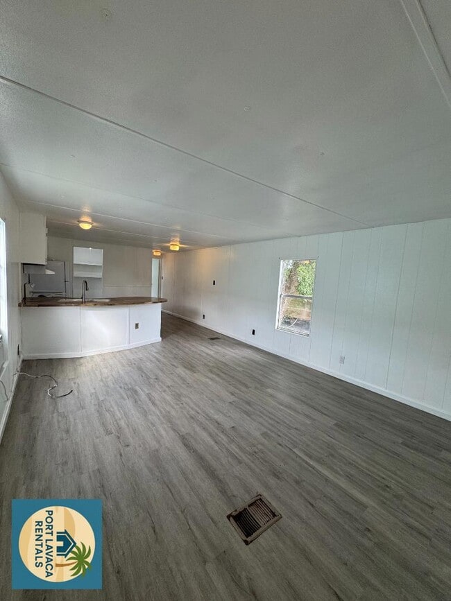 Photo - 2111 W Austin St