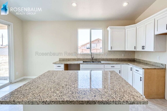 Photo - 10919 W Carmelita Cir