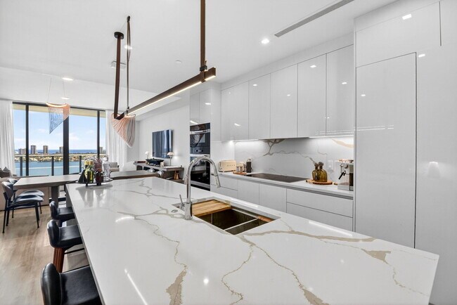 Photo - 220 Lake Shore Dr Unidad 1708
