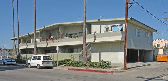 Building Photo - 8641 Cadillac Ave