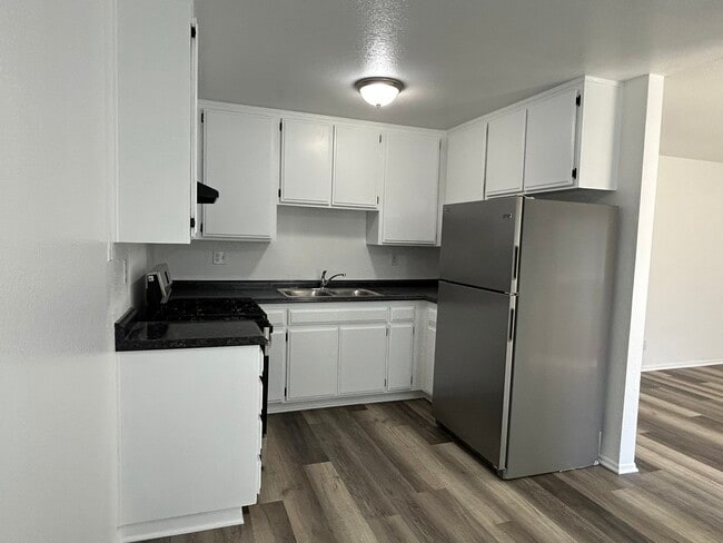 Photo - 4415 W 170th St