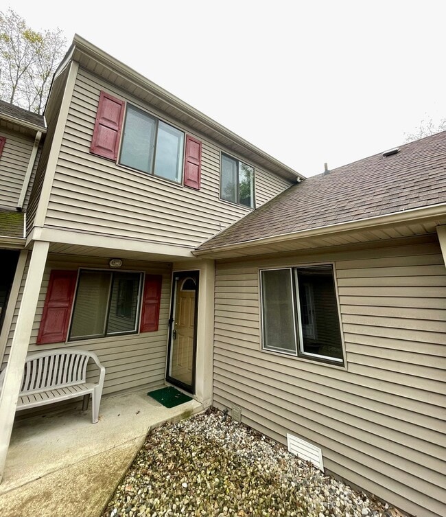 Photo - 2105 Dogwood Ln