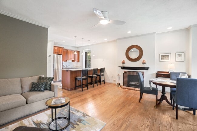 Photo - 231 W Newton St Unit 4