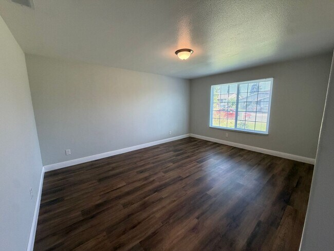 Photo - 8267 Moorhaven Way