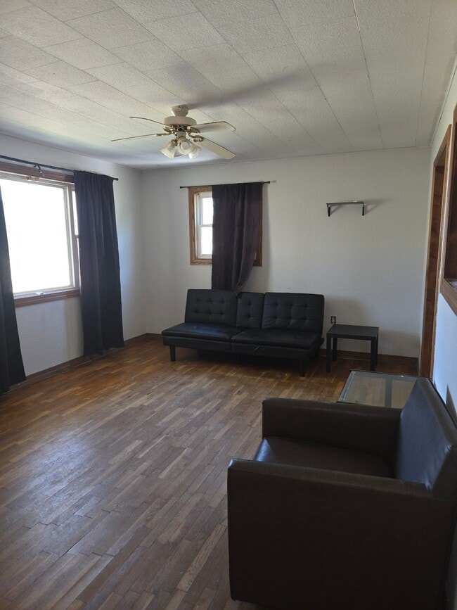 Photo - 503 N Miller St